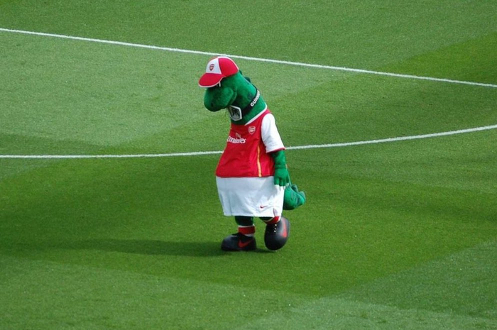 开云在线登录官网-葡超窗口期走向成谜，上海海港绝杀压哨，目标明确，更衣室氛围转暖的简单介绍-开云在线登录官网