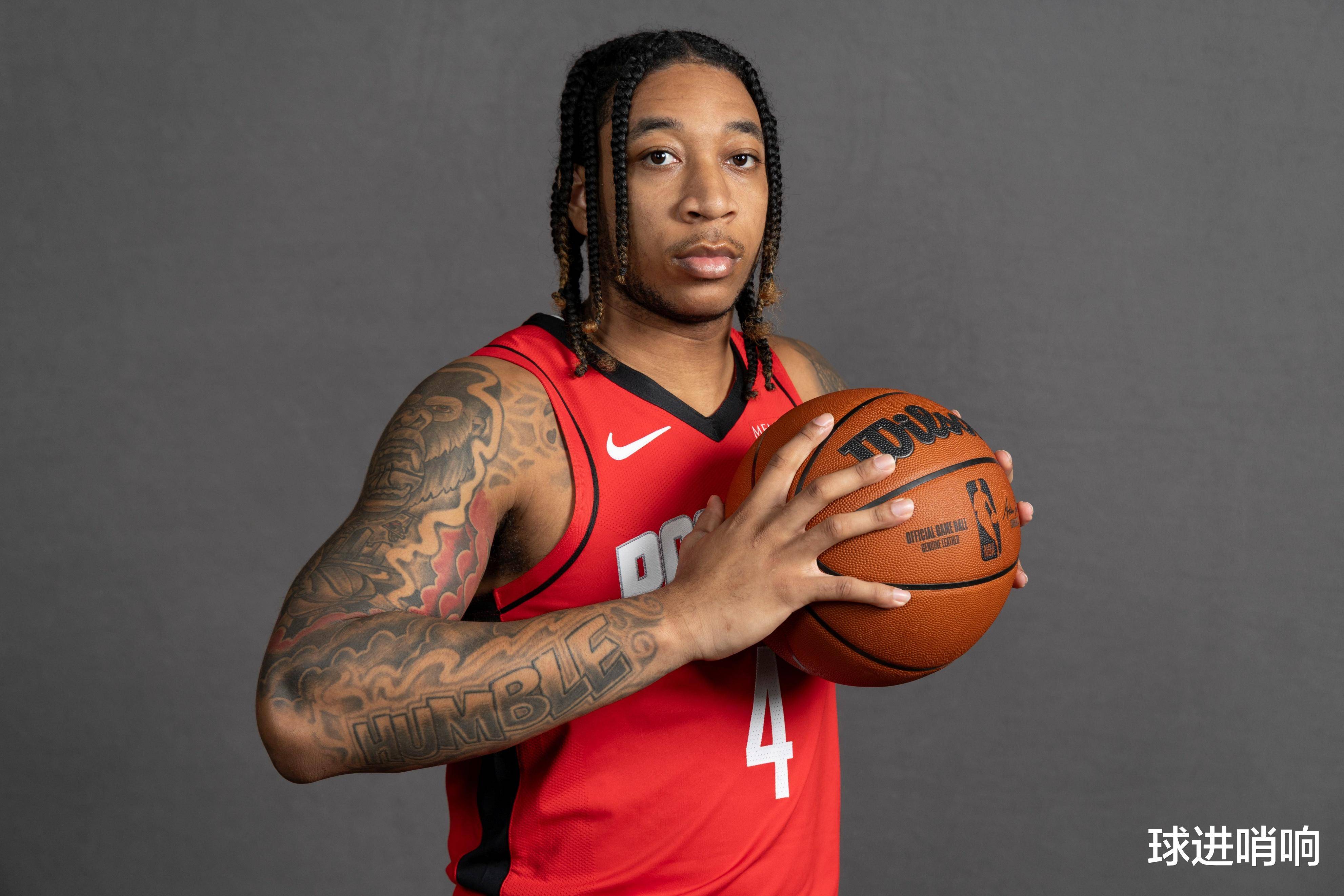 包含这也行？犹他爵士赛前状态回暖多伦多猛龙复出首秀备战NBA常规赛，广州队今晨状态回暖的词条